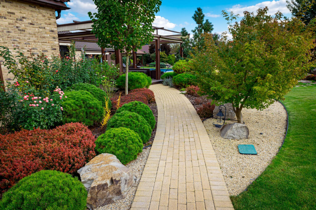 front-yard-landscape-design-with-multicolored